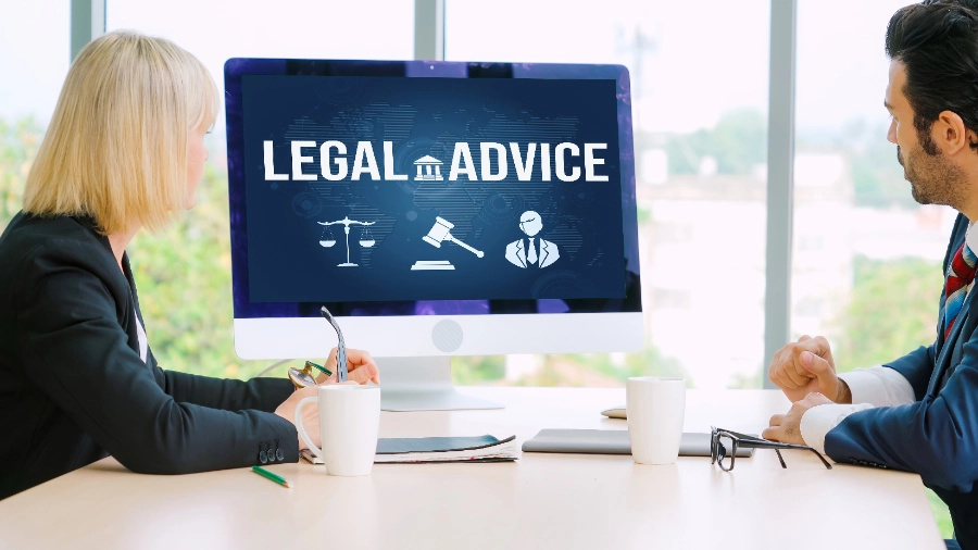 smart-legal-advice-website-people-searching-brisk-law-knowledge